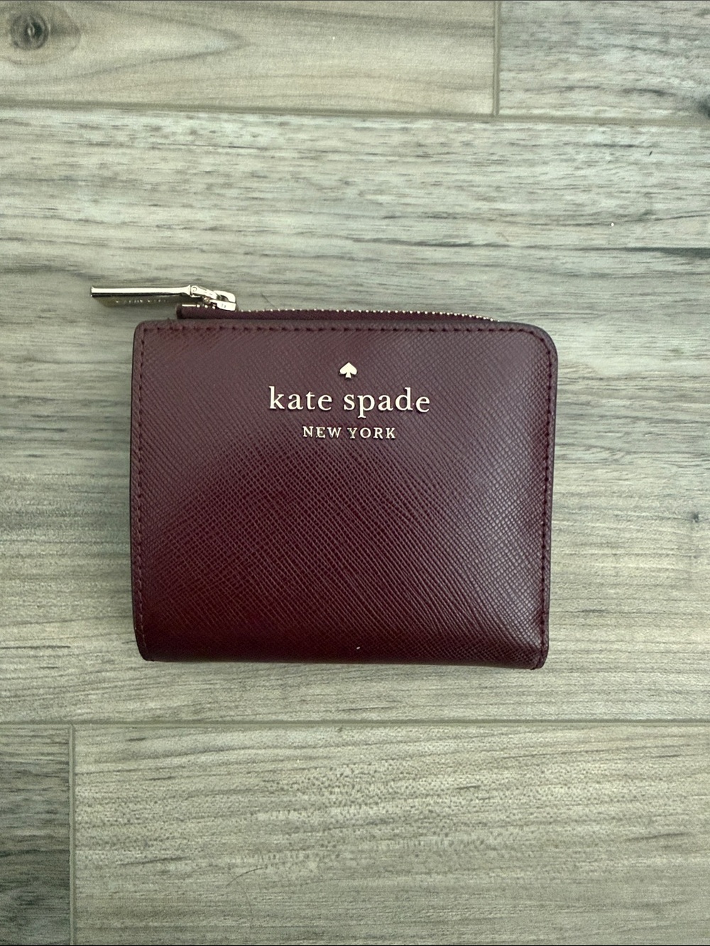 Kate Spads Burgundy Saffiano Zip Card Holder Wallet